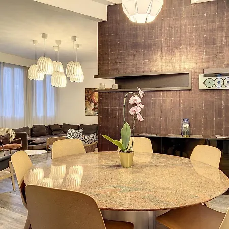 Bed & Breakfast George V : Exclusivite De Prestige Parigi